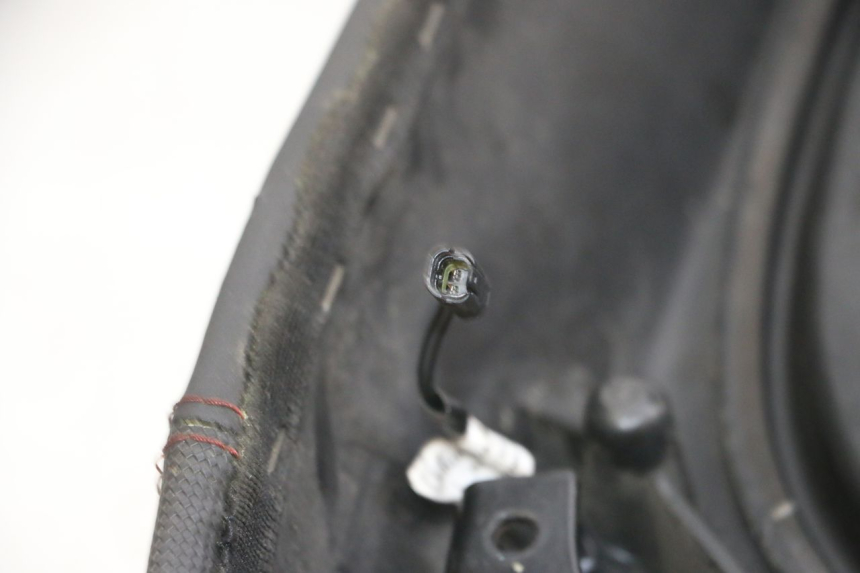 photo de SELLE PIAGGIO MP3 RL 250 (2006 - 2010) - Zoom auf Komponenten