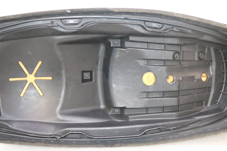 photo de SITZ PIAGGIO MP3 500 (2016 - 2018) - Kennzeichnungen und Originalreferenzen