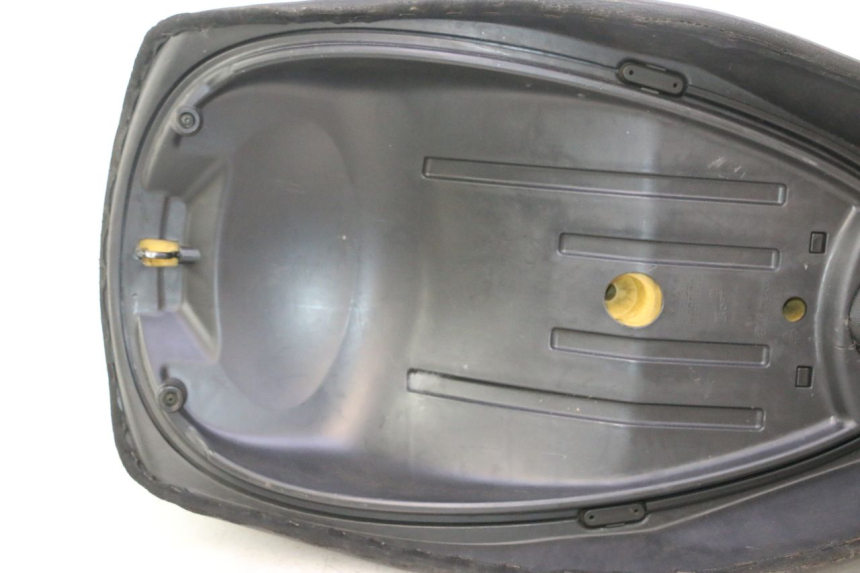 photo de SITZ PIAGGIO MP3 125 (2006 - 2014) - Fokus auf die Struktur