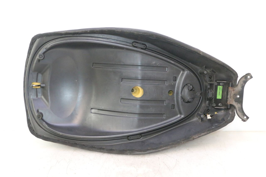 photo de SITZ PIAGGIO MP3 125 (2006 - 2014) - Alternativer Blickwinkel