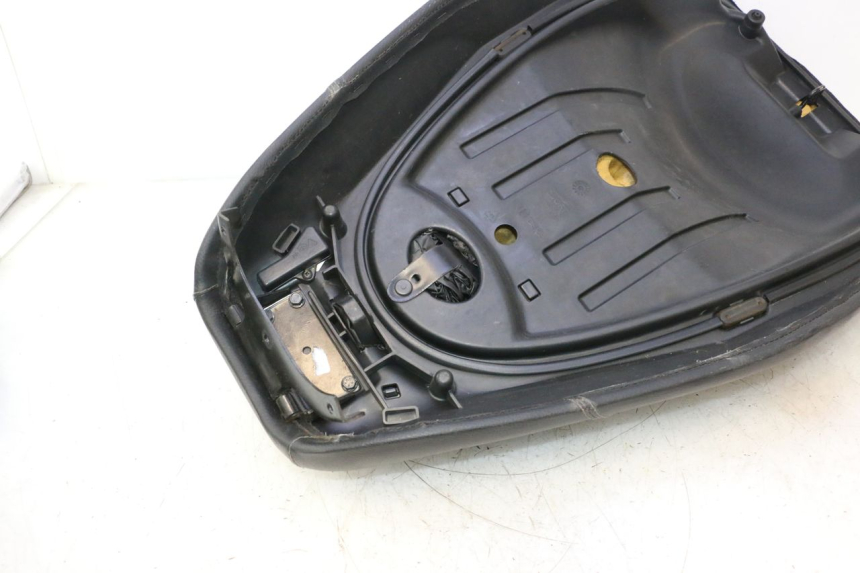 photo de SITZ PIAGGIO MP3 500 (2011 - 2015) - Zoom auf Gebrauchszustand