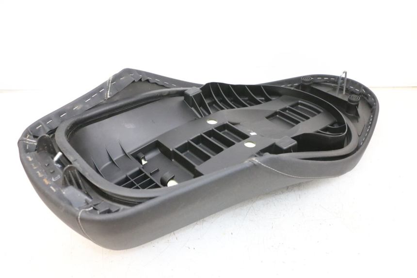 photo de SITZ YAMAHA NEO'S CORE 1 (2022 - 2026) - Zoom auf Gebrauchszustand