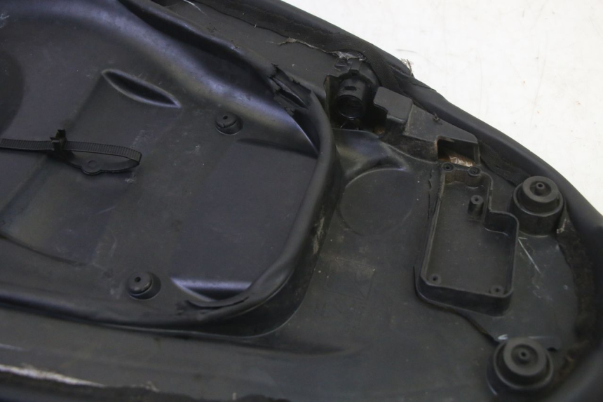 photo de SELLE PIAGGIO NEW TYPHOON 50 (2010 - 2017) - Zoom auf Komponenten