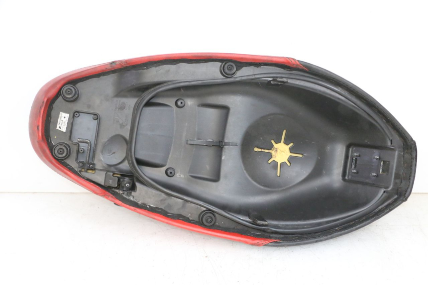 photo de SELLE PIAGGIO NEW TYPHOON 50 (2018 - 2021) - Zoom auf Gebrauchszustand