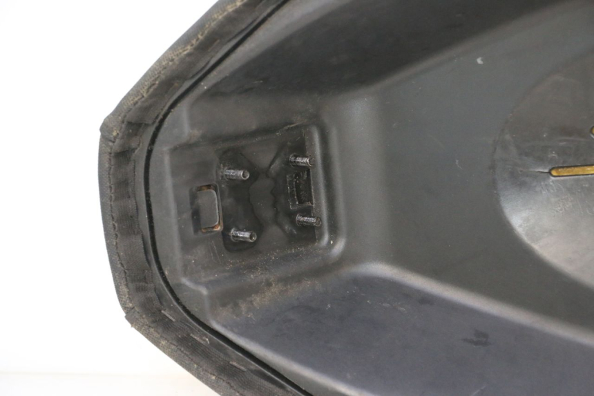 photo de SELLE PIAGGIO NEW TYPHOON 50 (2010 - 2017) - Oberflächenzustand und Material