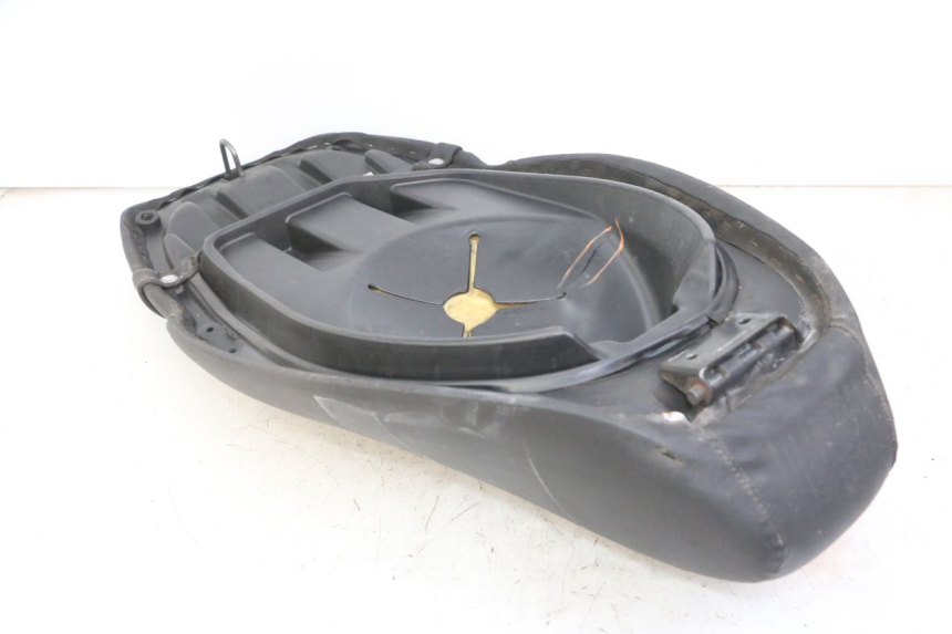 photo de SITZ PIAGGIO NRG POWER PUREJET 50 (2018 - 2021) - Zoom auf Gebrauchszustand