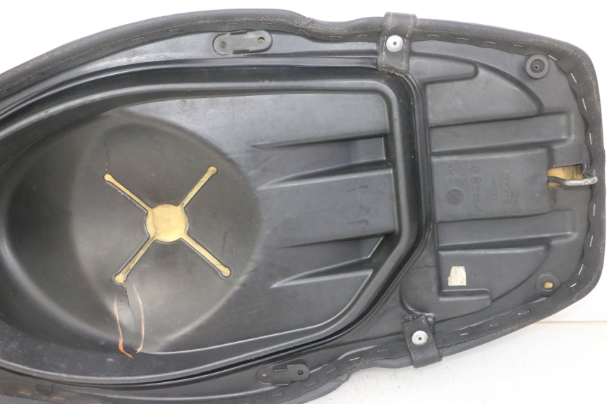 photo de SITZ PIAGGIO NRG POWER PUREJET 50 (2018 - 2021) - Details der Befestigungspunkte