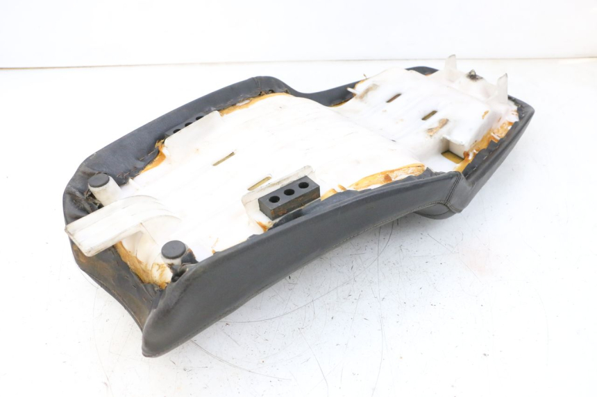 photo de SITZ HONDA NSR R 125 (1994 - 2003) - Details der Befestigungspunkte