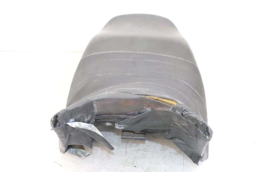 photo de SITZBANK HONDA NTV DEAUVILLE 650 (1998 - 2001) - Zoom auf Komponenten