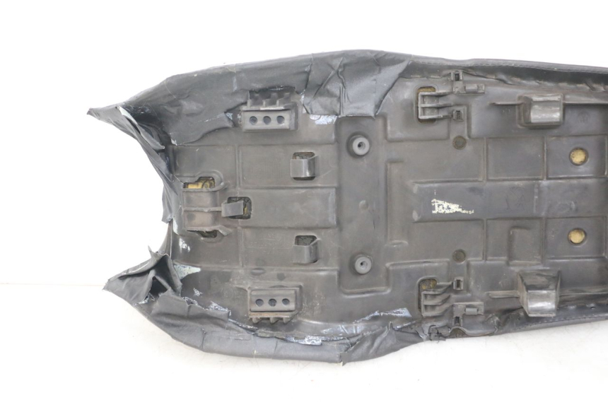 photo de SITZBANK HONDA NTV DEAUVILLE 650 (1998 - 2001) - Details der Befestigungspunkte