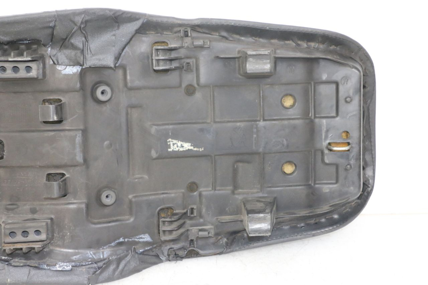 photo de SITZBANK HONDA NTV DEAUVILLE 650 (1998 - 2001) - Oberflächenzustand und Material