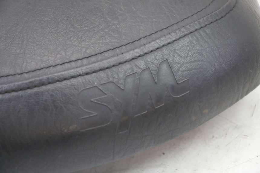 photo de SITZ SYM ORBIT III 3 4T 50 (2021 - 2025) - Details der Befestigungspunkte