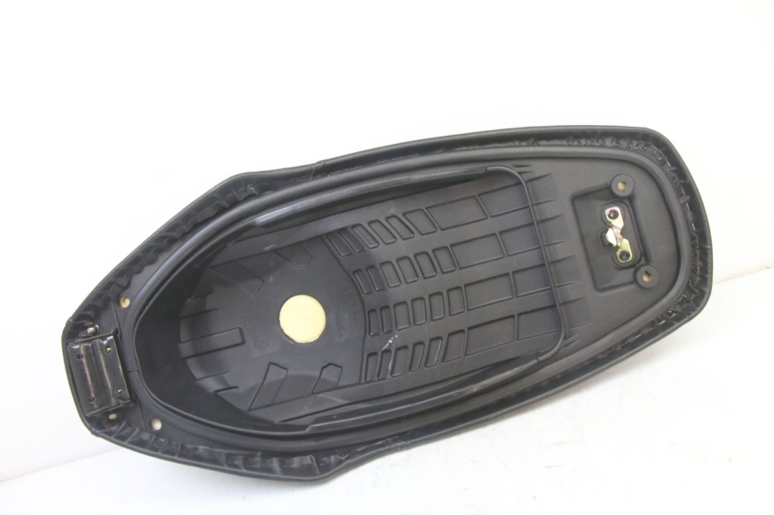 photo de SITZ SYM ORBIT III 3 4T 50 (2021 - 2025) - Oberflächenzustand und Material