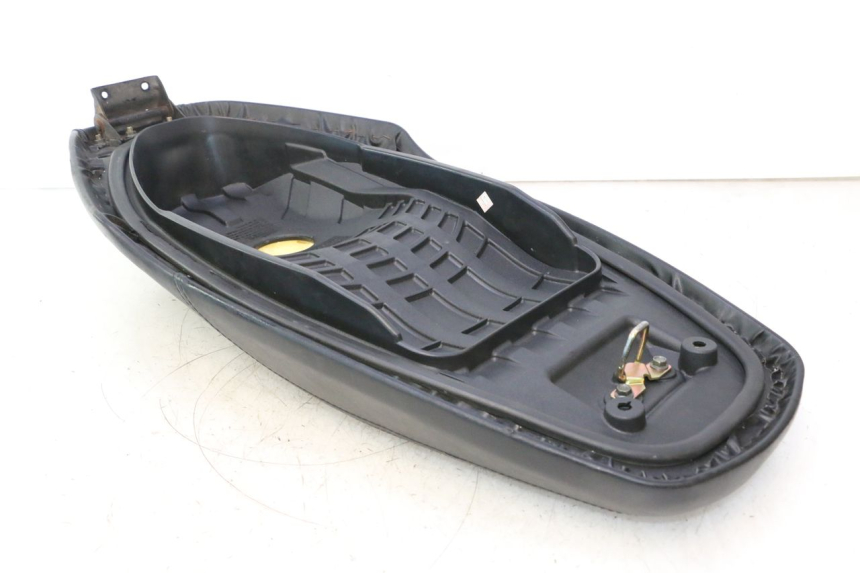 photo de SITZ SYM ORBIT III 3 4T 50 (2021 - 2025) - Kennzeichnungen und Originalreferenzen