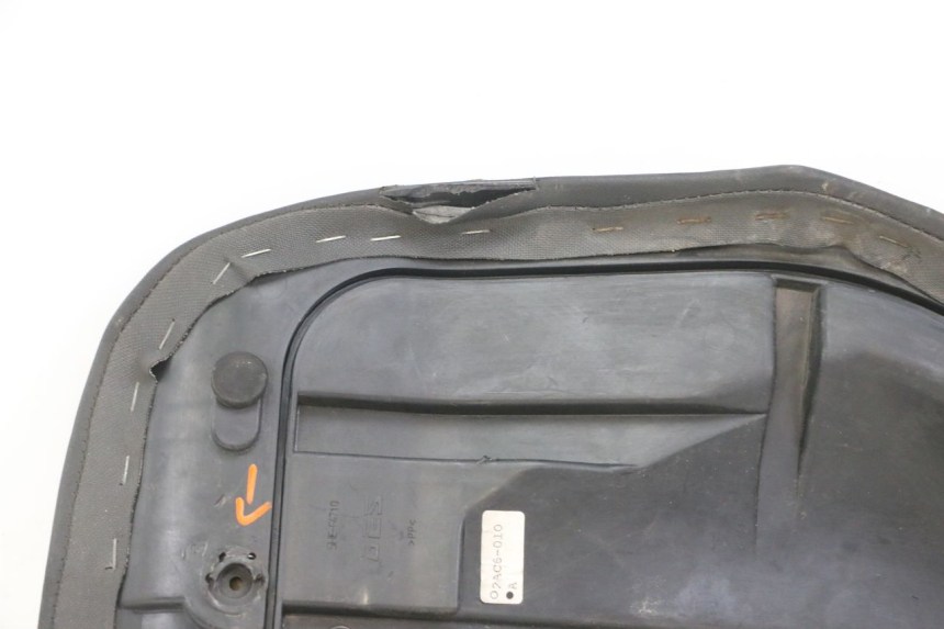 photo de SITZ MBK OVETTO 4T 50 (2008 - 2016) - Details der Befestigungspunkte