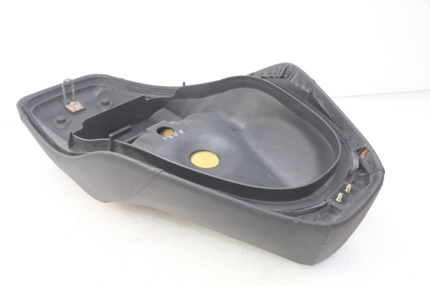 photo de SITZBANK KYMCO PEOPLE 250 (2004 - 2008) - Details der Befestigungspunkte