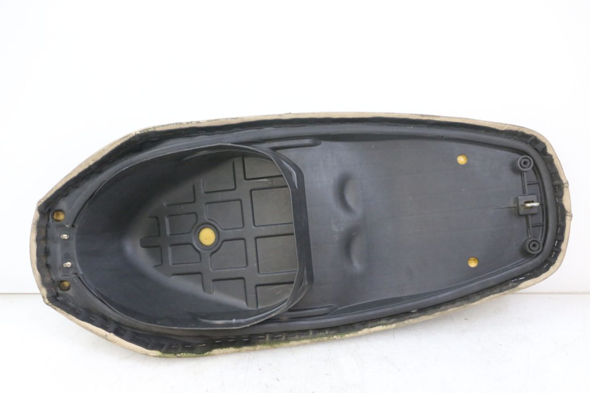 photo de SELLE PEUGEOT BELVILLE 125 (2017 - 2021) - Details der Befestigungspunkte