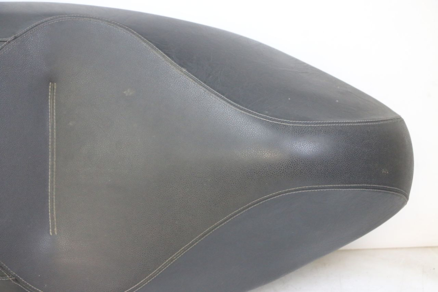 photo de SITZBANK PEUGEOT CITYSTAR 2T 50 (2018 - 2021) - Fokus auf die Struktur