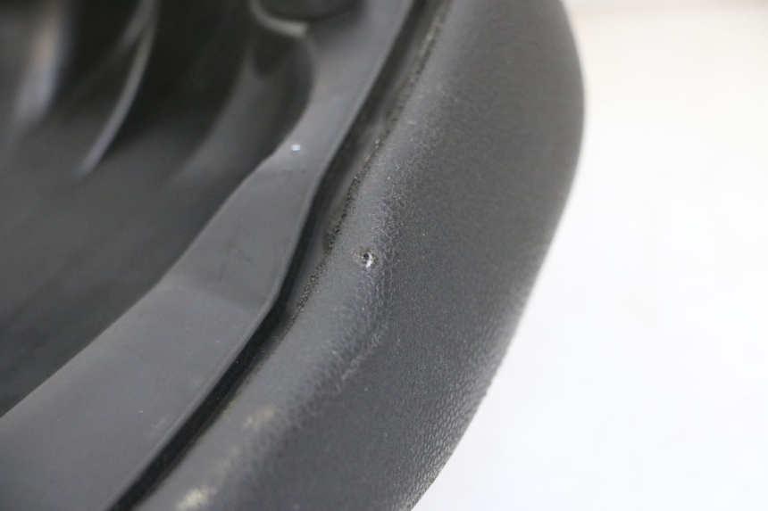 photo de SITZBANK PEUGEOT CITYSTAR 2T 50 (2018 - 2021) - Oberflächenzustand und Material