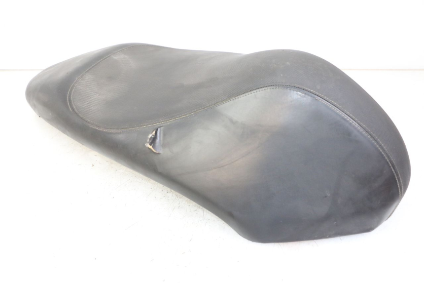 photo de SELLE PEUGEOT KISBEE 2T 50 (2010 - 2017) - Detailansicht des Bauteils