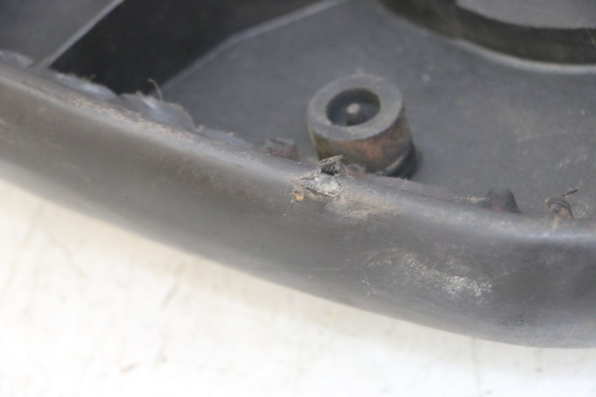 photo de SELLE PEUGEOT KISBEE 2T 50 (2010 - 2017) - Hochauflösende Nahaufnahme