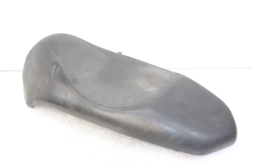 photo de SELLE PEUGEOT KISBEE 2T 50 (2010 - 2017) - Technische Nahaufnahme