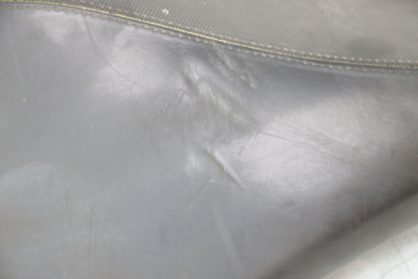 photo de SELLE PEUGEOT KISBEE 2T 50 (2010 - 2017) - Details der Befestigungspunkte