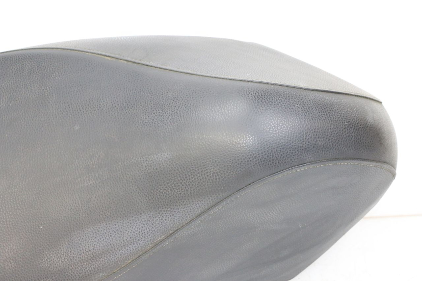 photo de SELLE PEUGEOT KISBEE 4T 50 (2018 - 2022) - Detaillierte Sichtprüfung