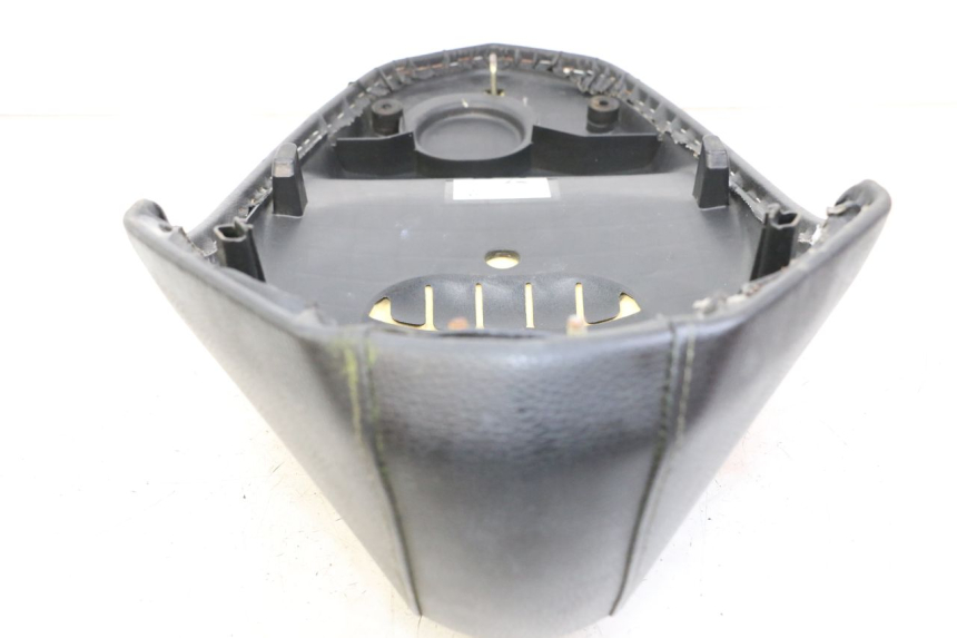 photo de SELLE PEUGEOT KISBEE 4T 50 (2018 - 2022) - Details der Befestigungspunkte