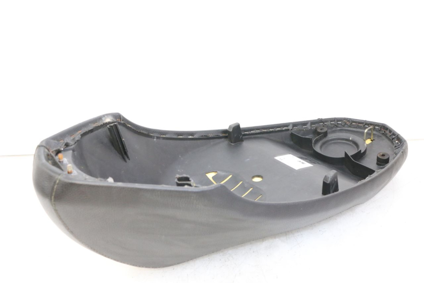 photo de SELLE PEUGEOT KISBEE 4T 50 (2018 - 2022) - Oberflächenzustand und Material