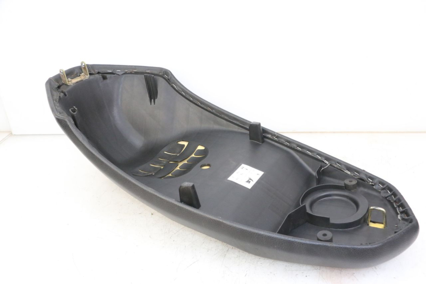 photo de SELLE PEUGEOT KISBEE 4T 50 (2018 - 2022) - Oberflächenzustand und Material