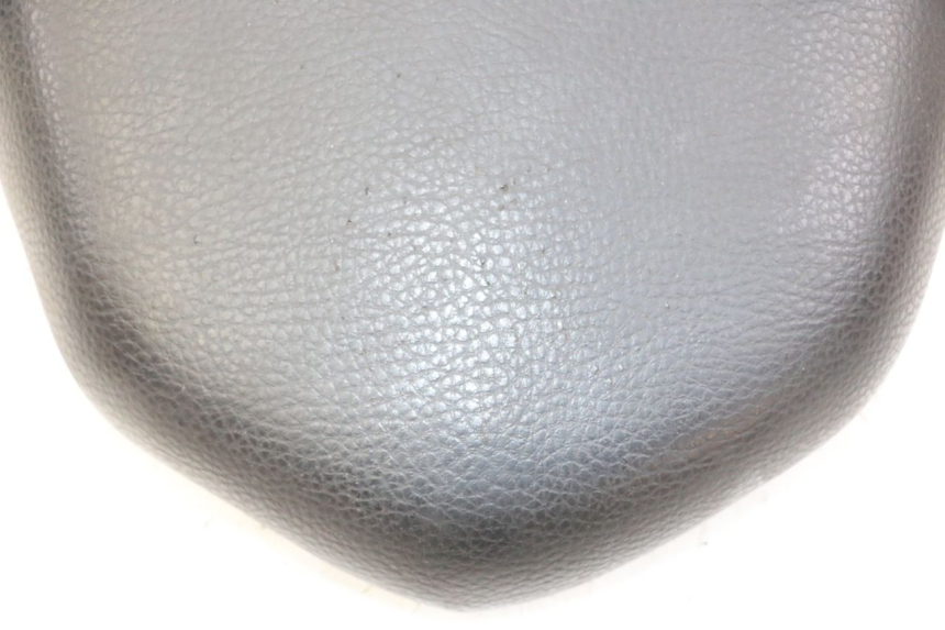 photo de SELLE PEUGEOT KISBEE 4T 50 (2010 - 2017) - Charakteristische Merkmale