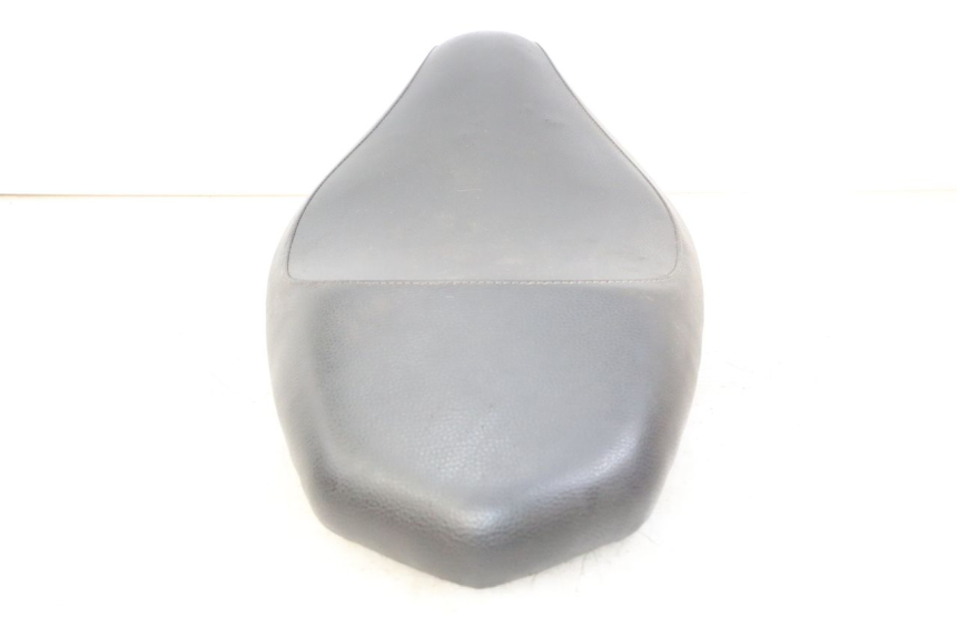 photo de SELLE PEUGEOT KISBEE 4T 50 (2010 - 2017) - Zoom auf Komponenten