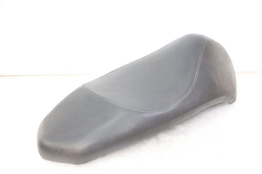 photo de SELLE PEUGEOT KISBEE 4T 50 (2010 - 2017) - Hochauflösende Nahaufnahme