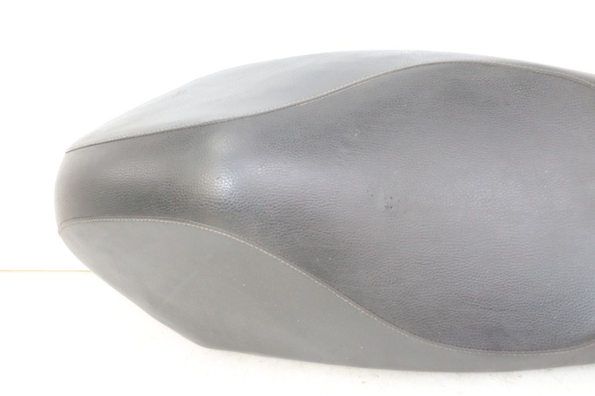 photo de SELLE PEUGEOT KISBEE 4T 50 (2010 - 2017) - Profilansicht des Ersatzteils