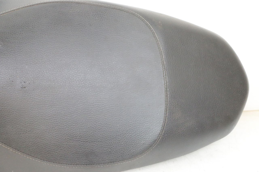 photo de SELLE PEUGEOT KISBEE 4T 50 (2010 - 2017) - Hauptansicht