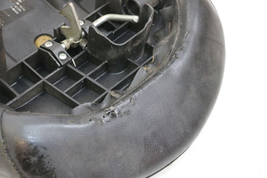 photo de SELLE PEUGEOT LUDIX 50 (2008 - 2017) - Oberflächenzustand und Material