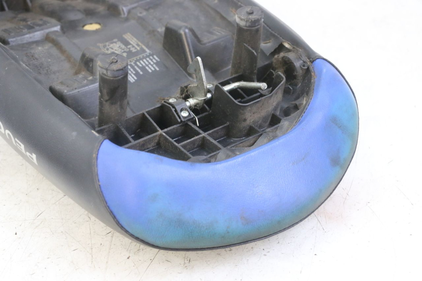 photo de SITZ PEUGEOT LUDIX ONE 50 (2005 - 2008) - Oberflächenzustand und Material