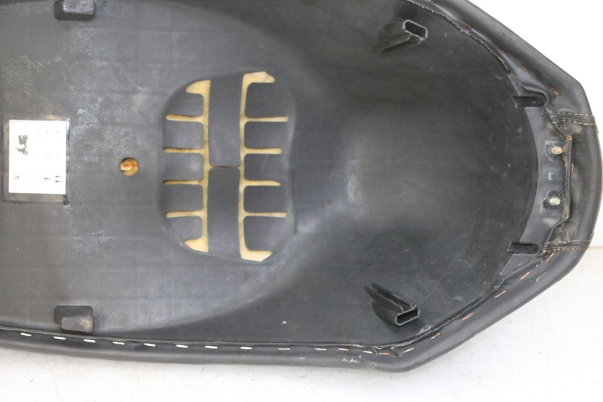 photo de SITZ PEUGEOT STREETZONE I 2T 50 (2018 - 2020) - Zoom auf Komponenten