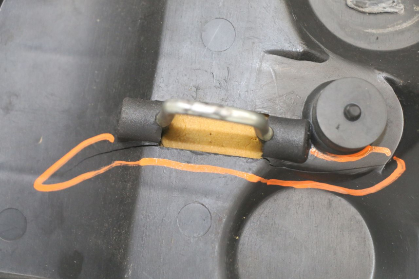 photo de SITZ PEUGEOT TREKKER TKR 50 (2005 - 2014) - Zoom auf Komponenten