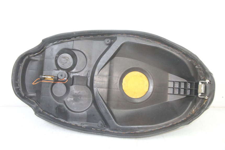 photo de SITZ PEUGEOT TREKKER TKR 50 (2005 - 2014) - Hochauflösende Nahaufnahme