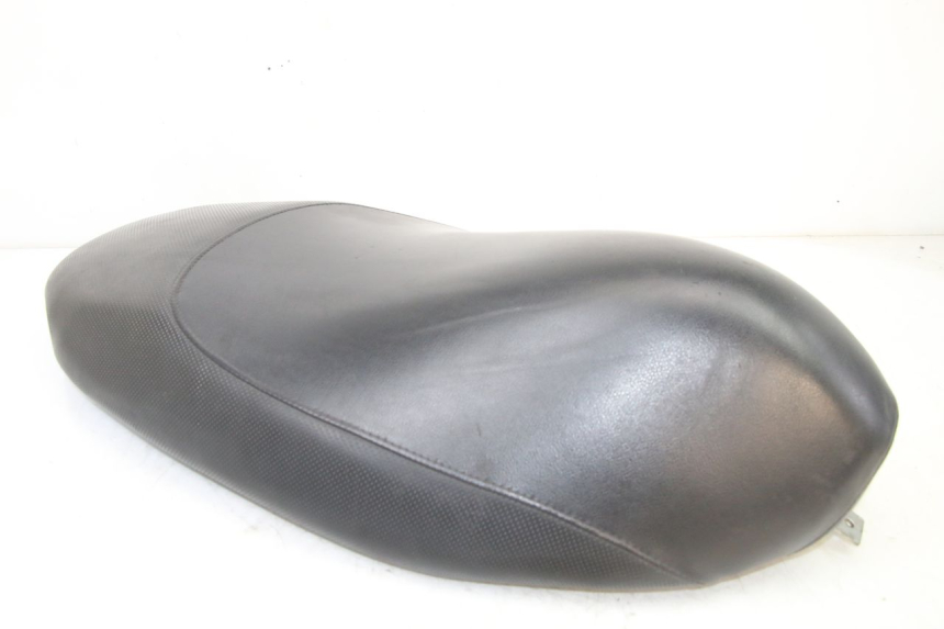 photo de SITZ PEUGEOT TREKKER TKR 50 (2005 - 2014) - Details der Befestigungspunkte