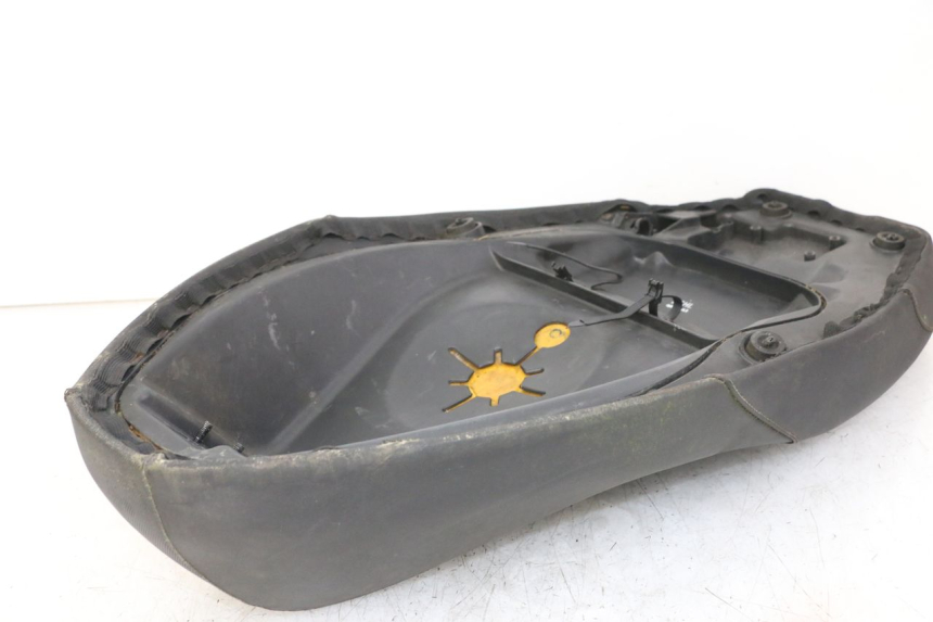 photo de SELLE PIAGGIO NEW TYPHOON 50 (2010 - 2017) - Oberflächenzustand und Material