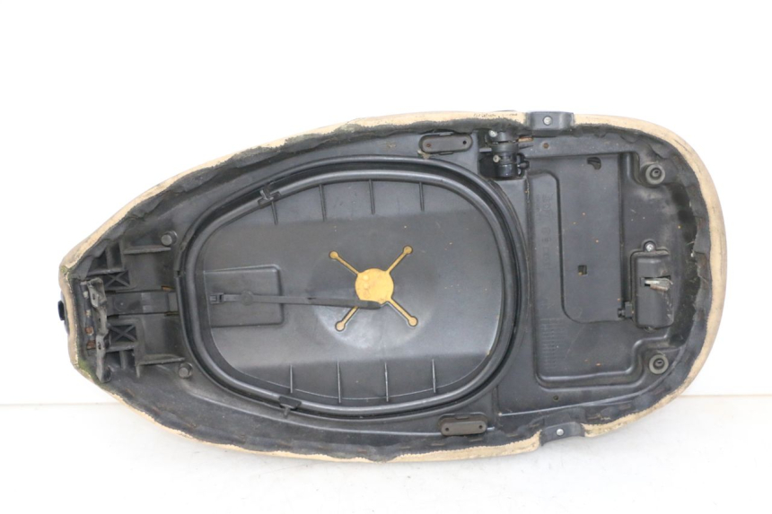 photo de SITZ PIAGGIO VESPA LX 150 (2005 - 2013) - Oberflächenzustand und Material