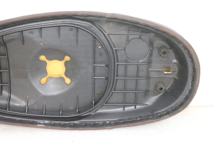 photo de SITZ EFUN PUSA 1 - Details der Befestigungspunkte