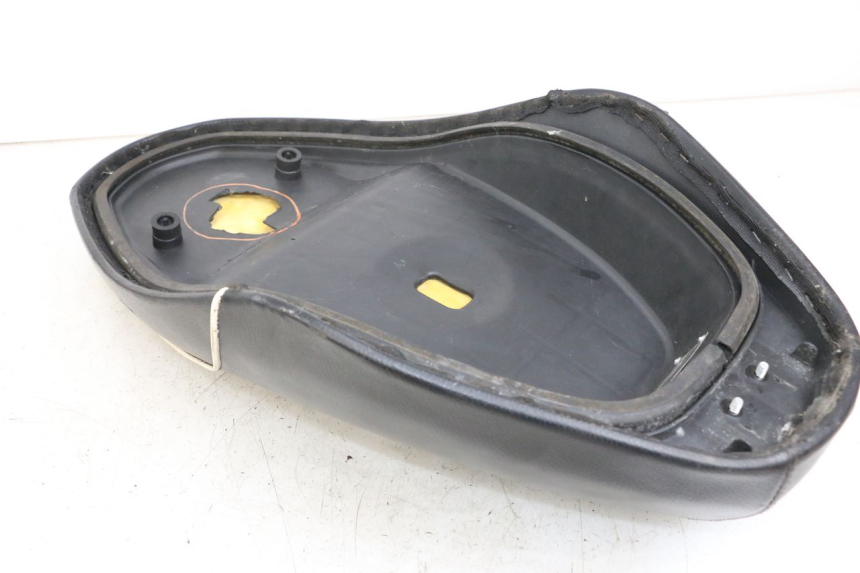 photo de Sitzbank EUROCKA R8 4T 50 (2013 - 2022) - Oberflächenzustand und Material