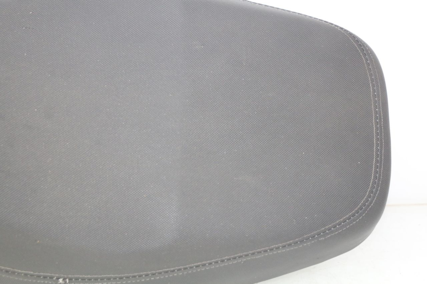 photo de SITZBANK TNT MOTOR ROMA 10' 4T 50 (2019 - 2022) - Hochauflösende Nahaufnahme