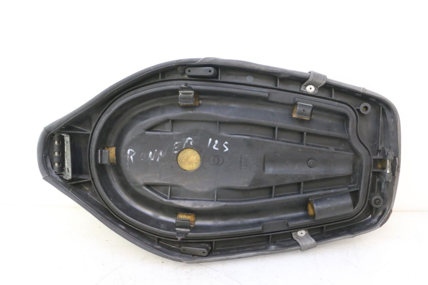 photo de SITZ GILERA RUNNER SP 50 (2002 - 2004) - Zoom auf Gebrauchszustand