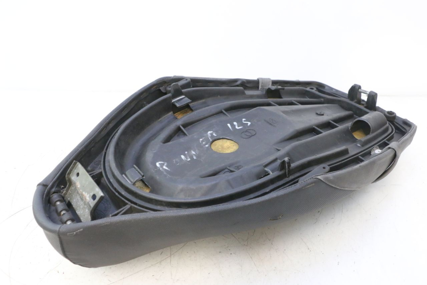 photo de SITZ GILERA RUNNER SP 50 (2002 - 2004) - Alternative Perspektive