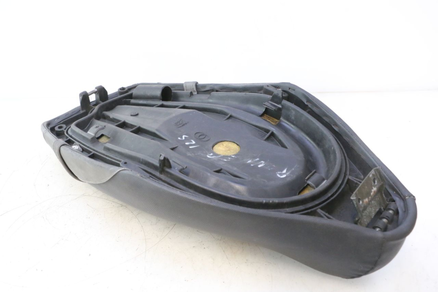 photo de SITZ GILERA RUNNER SP 50 (2002 - 2004) - Geprüftes Gebrauchtteil